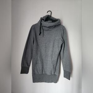 Scoop short neck sweater with pockets